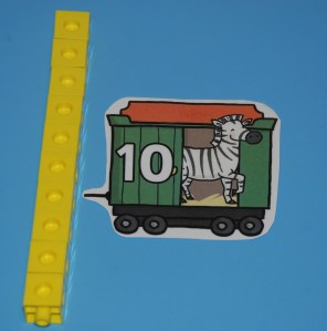 snap cubes number train