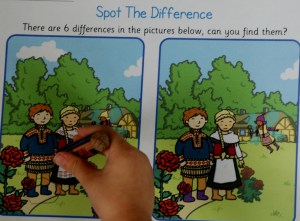 the snow queen spot the difference