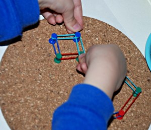 Building shapes with the drawing pins and loom bands