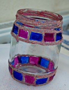Decorating glass jars with sharpies and coloured sand