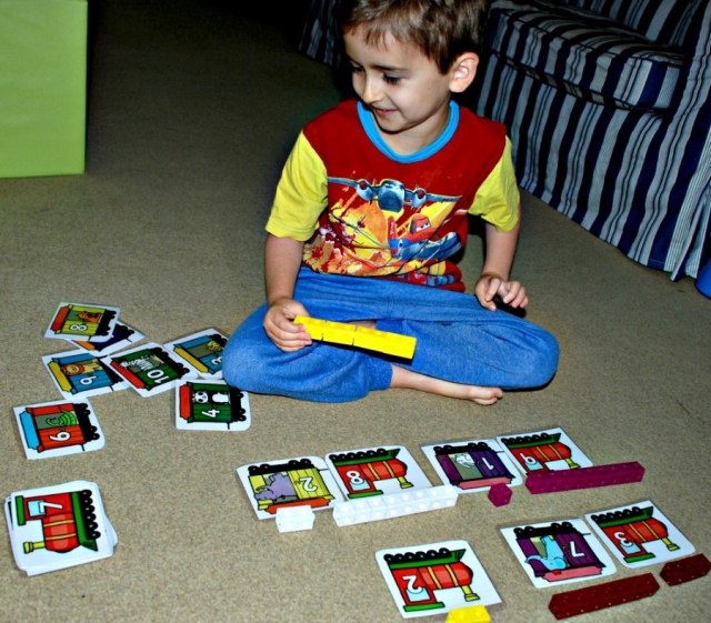 FREE to download Train Number Bonds with snap cubes. Great for figuring out which numbers added together get to 10