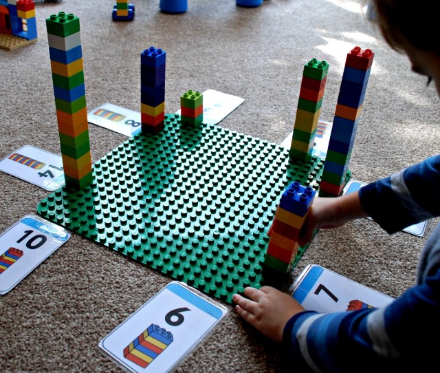 building towers to match the Twinkl number cards