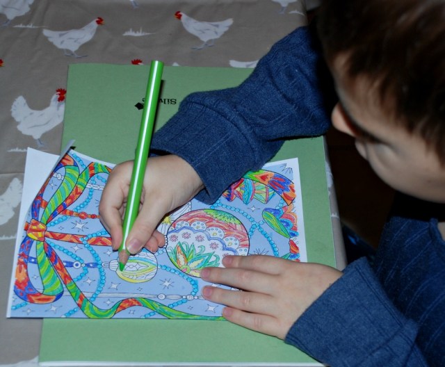 colour pop Christmas cards from activity village