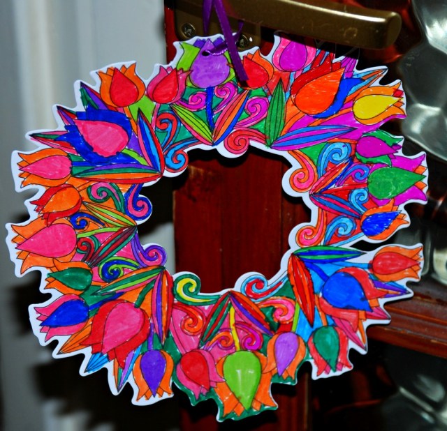 Baker Ross colour in flower wreath