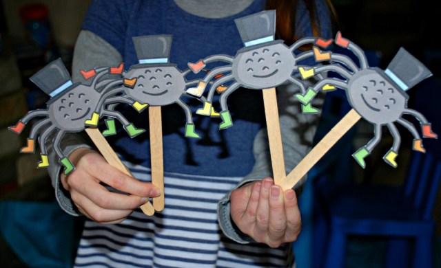Cute spider stick puppets using the Incy Wincy spider images from Twinkl. perfect for 8 times table