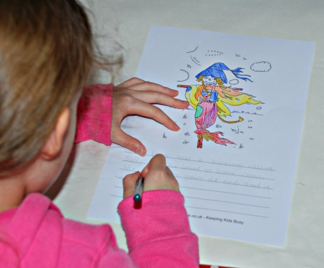 Activity Village scarecrow themed writing paper. Perfect to use with the book The Scarecrow's Wedding