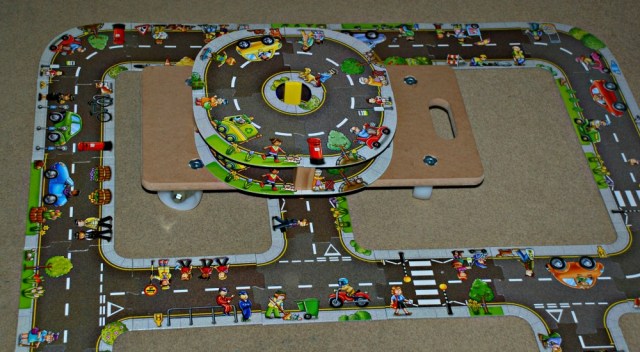Using the Orchard Toys Giant Road Puzzles to create interesting road networks