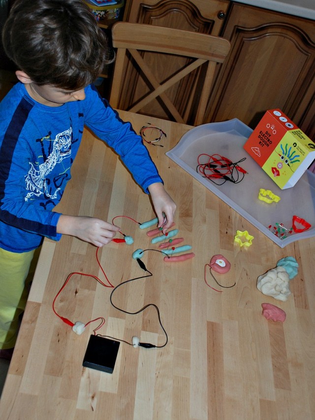 Buidling more complicated circuits with his DIY Electro Dough Kit