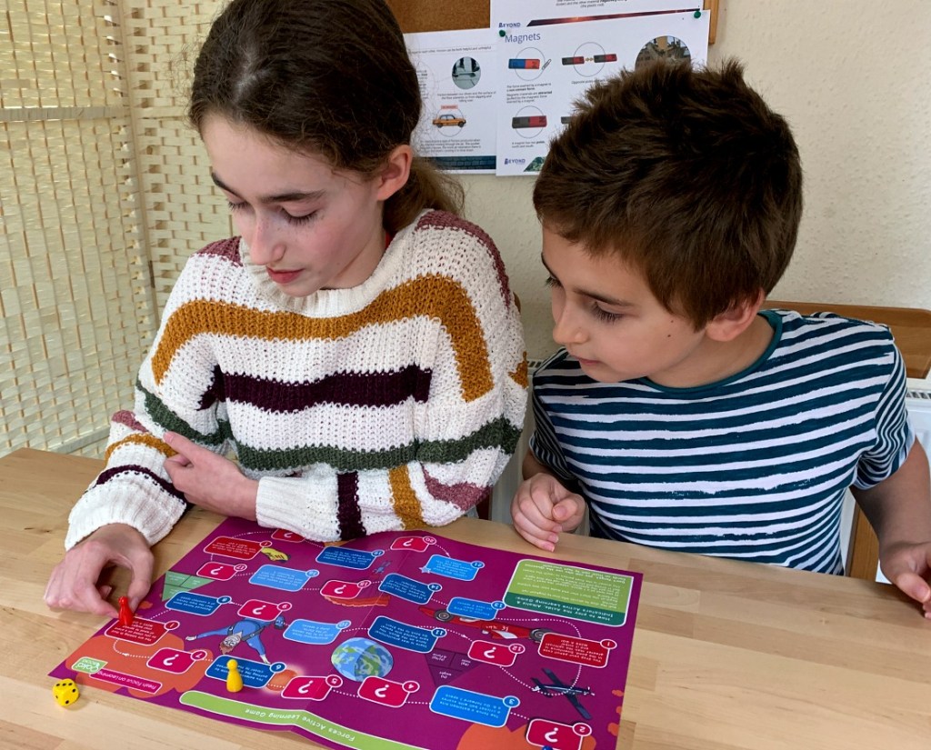 REvising with the Forces Active Learning Game