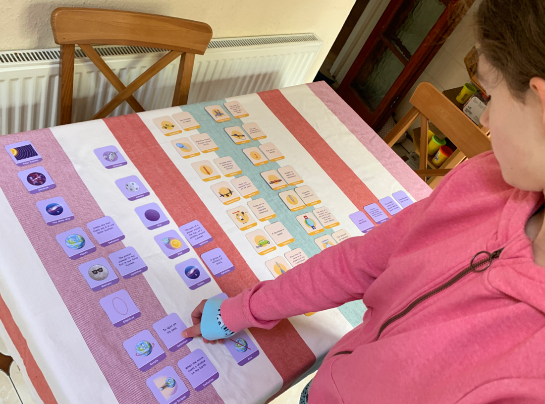 Oaka Books Physics Pairs Game